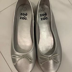 Girls silver flats